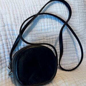 🖤 Diamicci Black Mini Crossbody Bag – Chic & Sleek